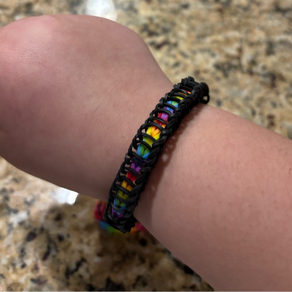 Kids Rainbow Silicone Loom Bracelet Set - Multicolor - Picture 5 of 5